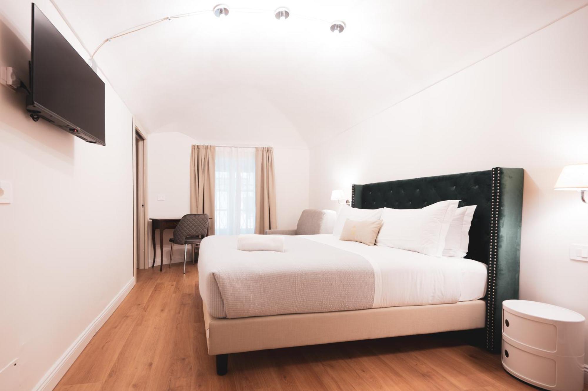 Carlo Felice Boutique 3* Turin
