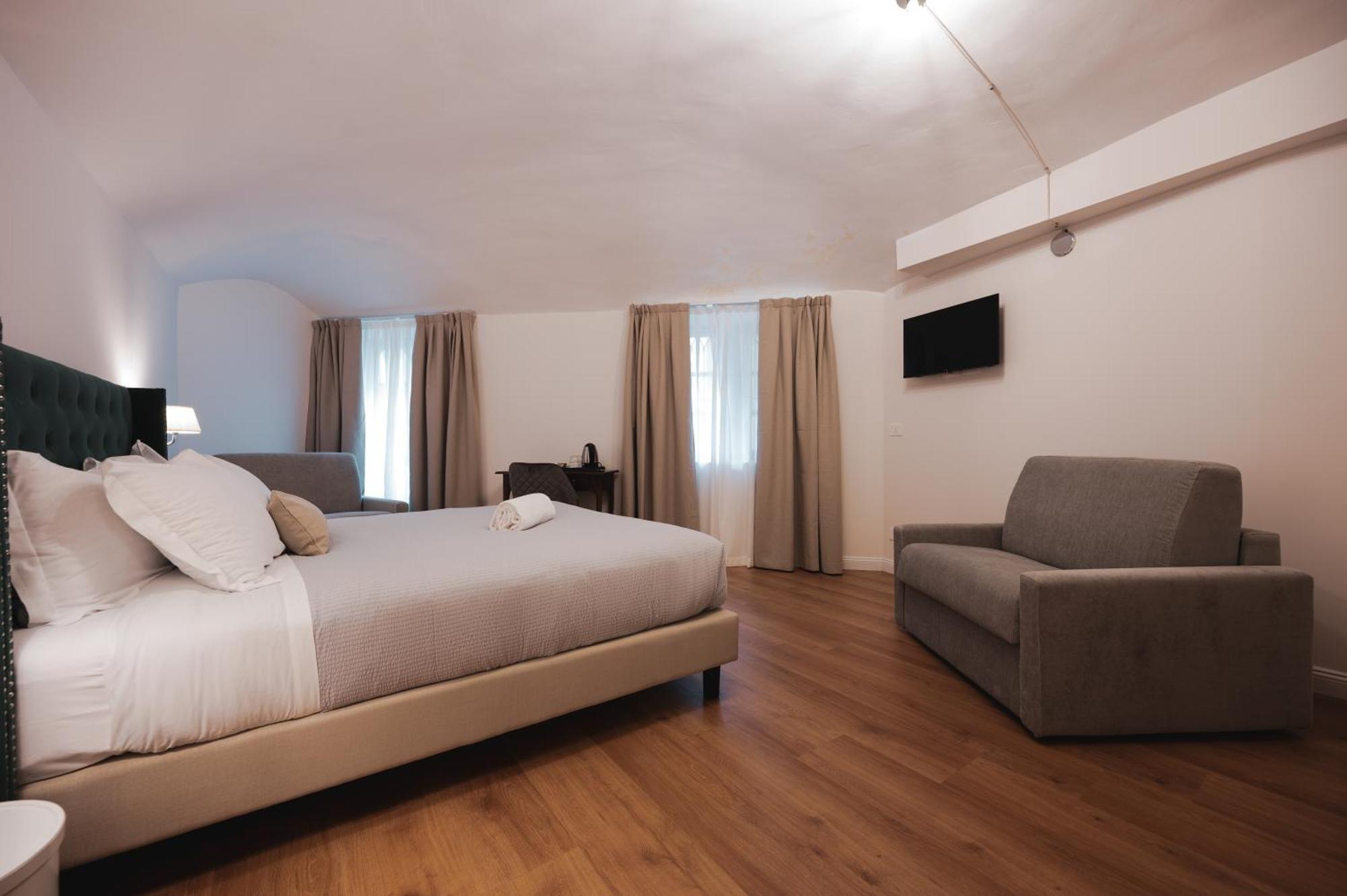Carlo Felice Boutique Hotel 3*
